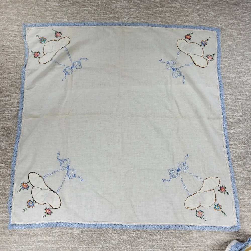 Vintage Embroidered Linen Tablecloth 4 Napkins Floral Hat Blue Lace Handmade Set